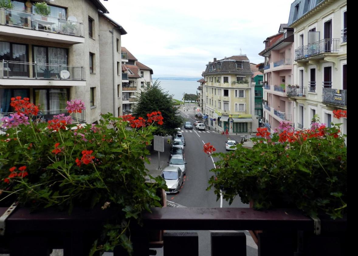 Hotel Le Bourgogne Évian-les-Bains Exterior foto
